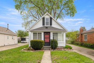 5706 Robindale Avenue, Dearborn Heights, MI 48127