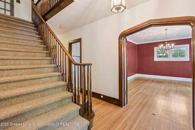 1107 W Grand River Avenue, East Lansing, MI 48823