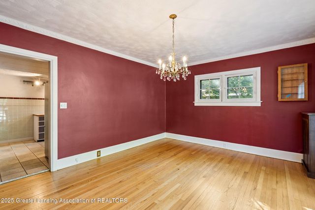 1107 W Grand River Avenue, East Lansing, MI 48823