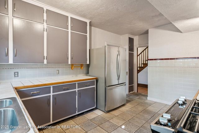 1107 W Grand River Avenue, East Lansing, MI 48823