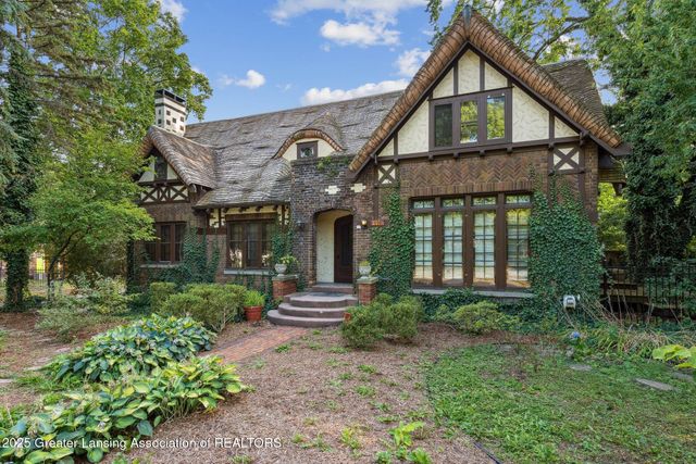 1107 W Grand River Avenue, East Lansing, MI 48823