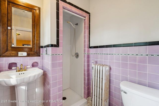 1107 W Grand River Avenue, East Lansing, MI 48823