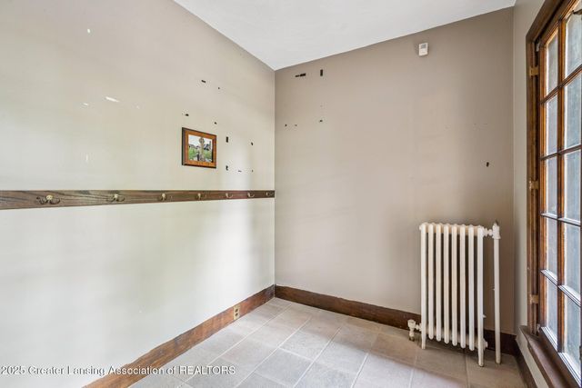 1107 W Grand River Avenue, East Lansing, MI 48823