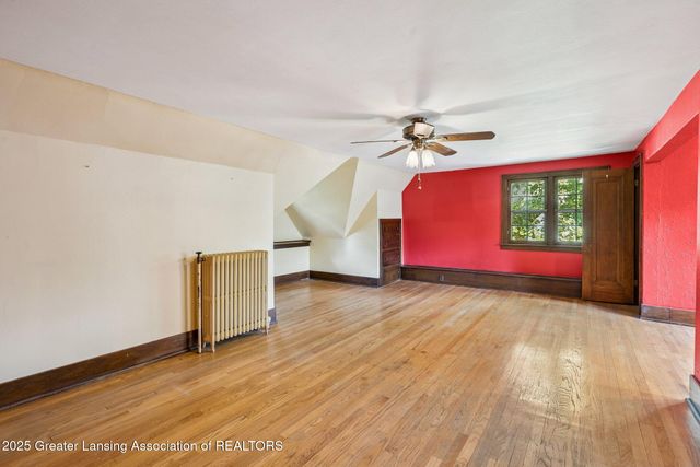 1107 W Grand River Avenue, East Lansing, MI 48823