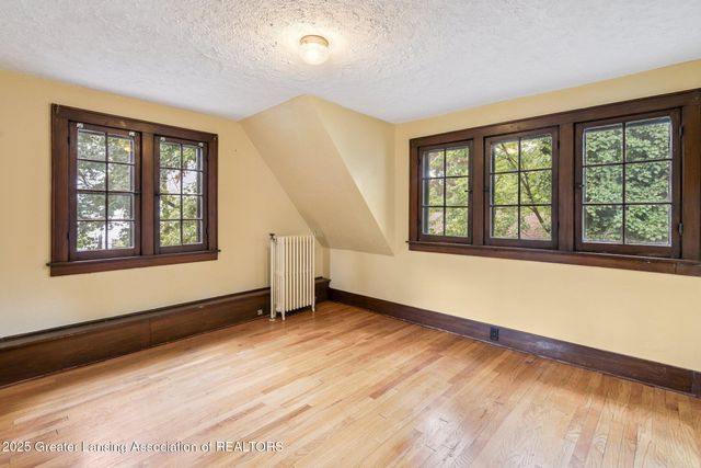 1107 W Grand River Avenue, East Lansing, MI 48823