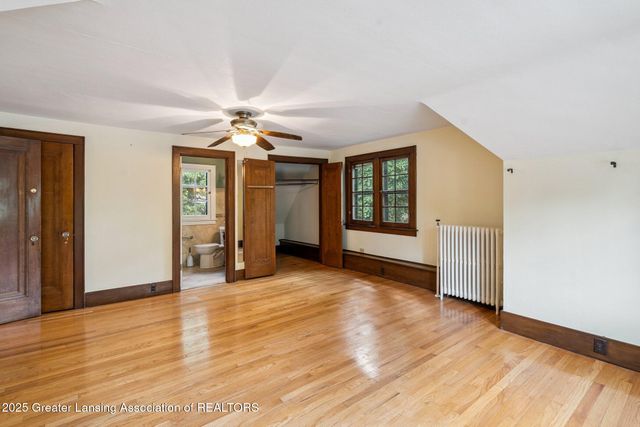 1107 W Grand River Avenue, East Lansing, MI 48823