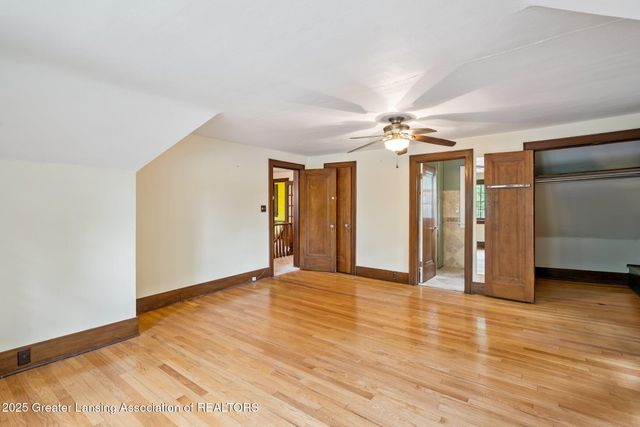 1107 W Grand River Avenue, East Lansing, MI 48823