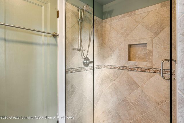 1107 W Grand River Avenue, East Lansing, MI 48823