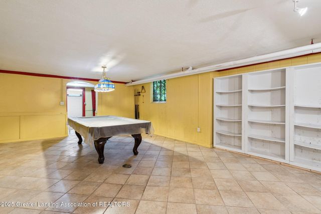 1107 W Grand River Avenue, East Lansing, MI 48823