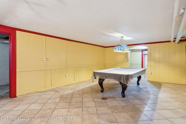 1107 W Grand River Avenue, East Lansing, MI 48823