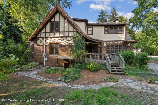 1107 W Grand River Avenue, East Lansing, MI 48823