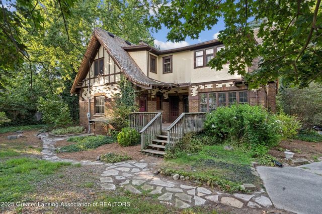 1107 W Grand River Avenue, East Lansing, MI 48823