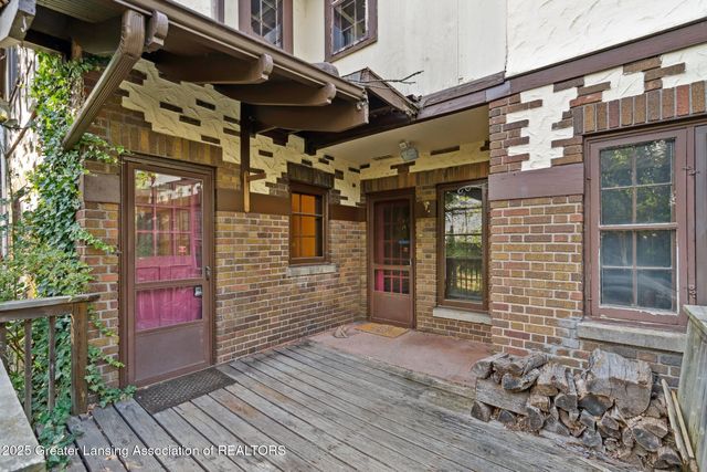 1107 W Grand River Avenue, East Lansing, MI 48823