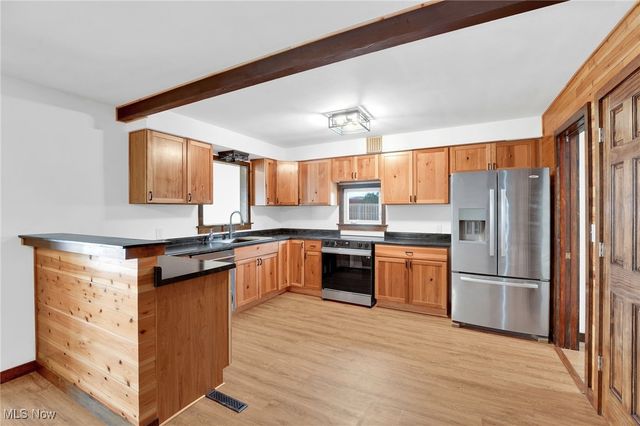 6569 Roycroft Drive, Parma, OH 44129