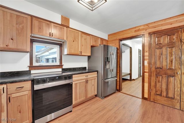 6569 Roycroft Drive, Parma, OH 44129