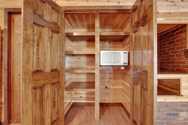 6569 Roycroft Drive, Parma, OH 44129