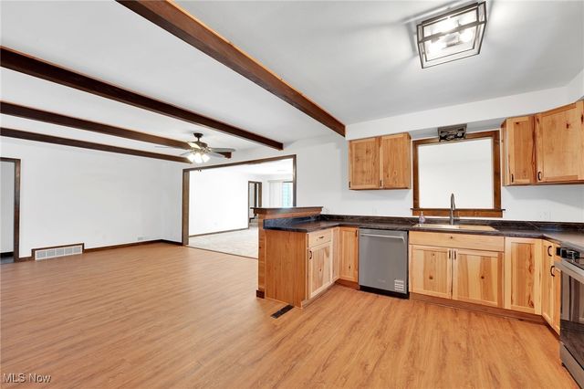 6569 Roycroft Drive, Parma, OH 44129