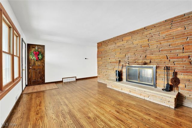 6569 Roycroft Drive, Parma, OH 44129