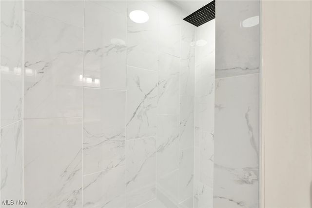 6569 Roycroft Drive, Parma, OH 44129