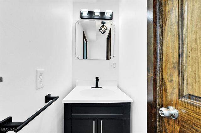 6569 Roycroft Drive, Parma, OH 44129