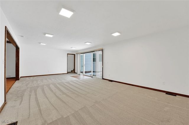 6569 Roycroft Drive, Parma, OH 44129