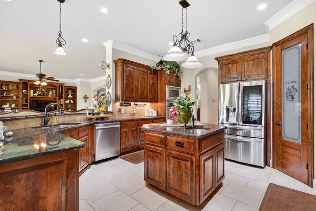 10513 Silver Fox Court, Fort Worth, TX 76108