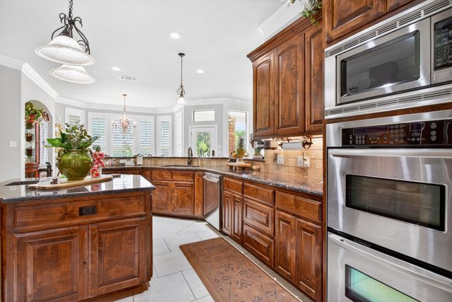 10513 Silver Fox Court, Fort Worth, TX 76108