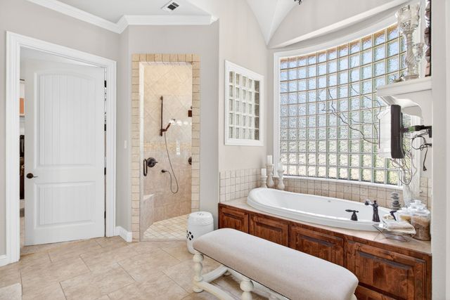 10513 Silver Fox Court, Fort Worth, TX 76108
