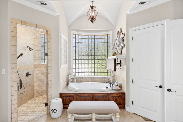 10513 Silver Fox Court, Fort Worth, TX 76108