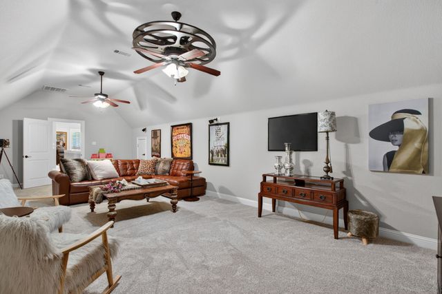 10513 Silver Fox Court, Fort Worth, TX 76108