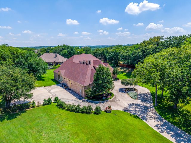 10513 Silver Fox Court, Fort Worth, TX 76108