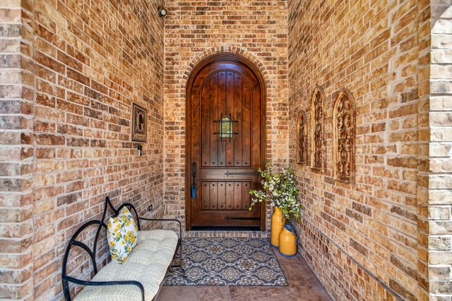 10513 Silver Fox Court, Fort Worth, TX 76108