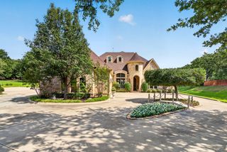 10513 Silver Fox Court, Fort Worth, TX 76108