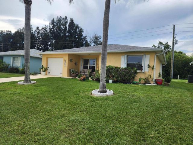 5668 Travelers Way, Fort Pierce, FL 34982