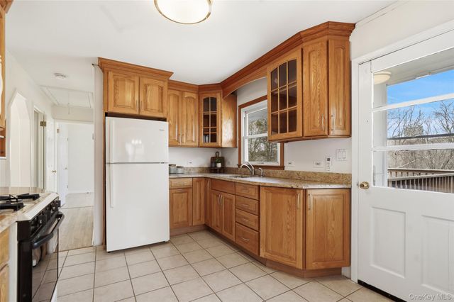 59 Brook Street, Mahopac, NY 10541
