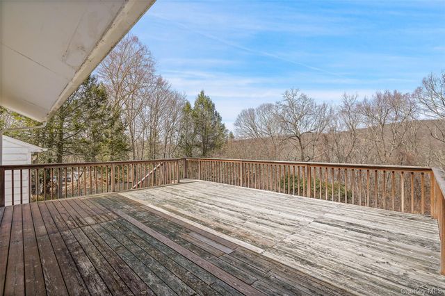 59 Brook Street, Mahopac, NY 10541