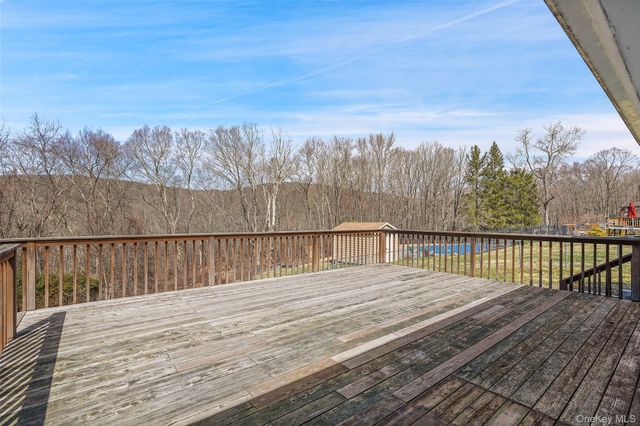 59 Brook Street, Mahopac, NY 10541