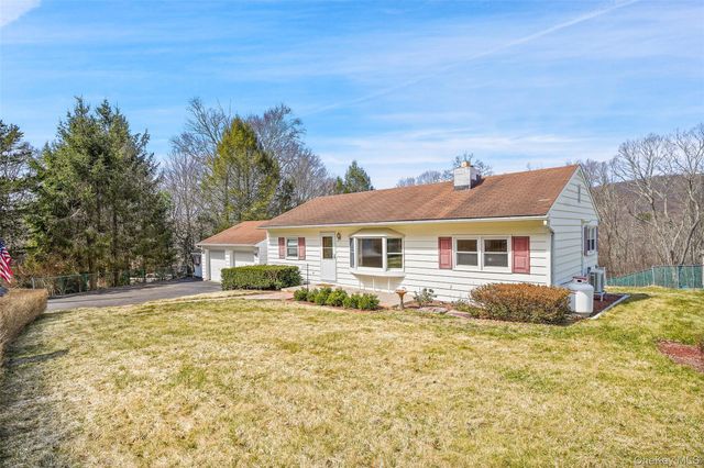 59 Brook Street, Mahopac, NY 10541