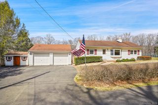 59 Brook Street, Mahopac, NY 10541