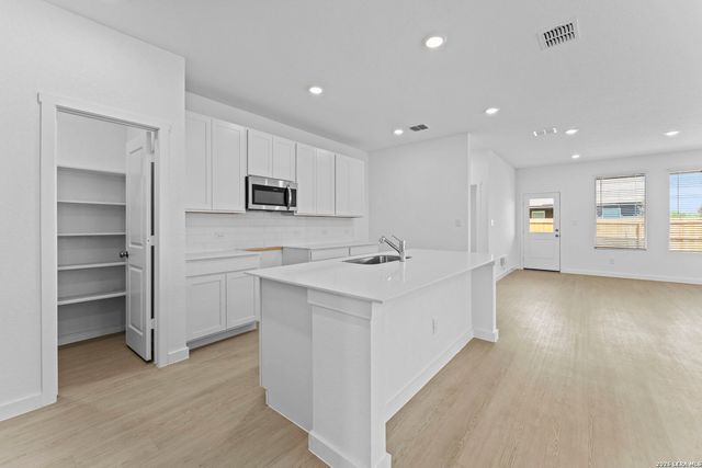 9419 Dassler Springs, Converse, TX 78109