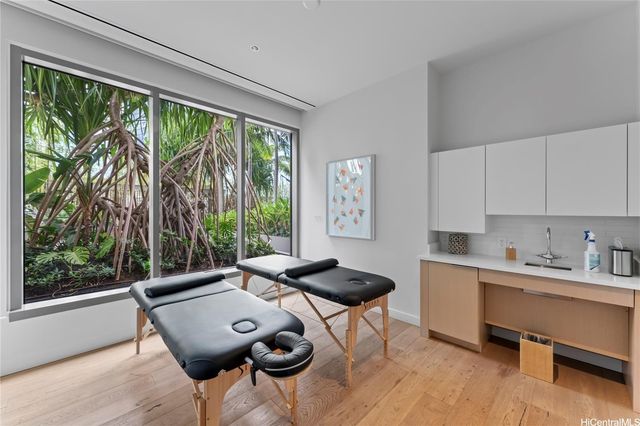 1001 Queen Street 1407, Honolulu, HI 96814