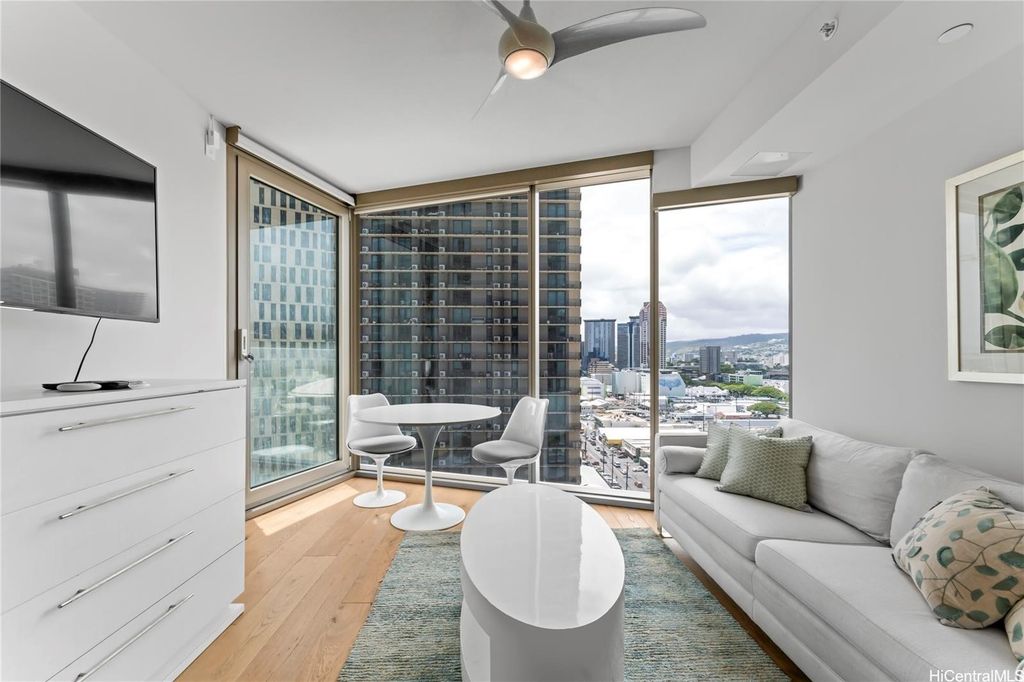 1001 Queen Street 1407, Honolulu, HI 96814