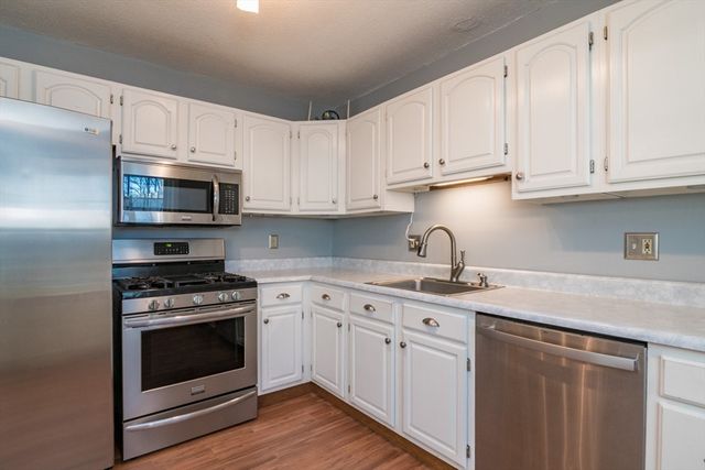 19 Marmon Court, Springfield, MA 01129