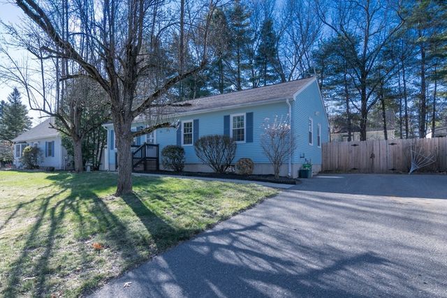 19 Marmon Court, Springfield, MA 01129