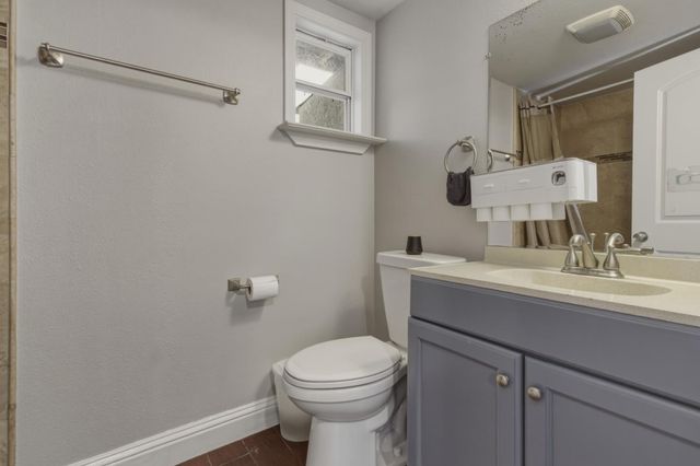 2330 Meadowbrook Avenue, Merced, CA 95348