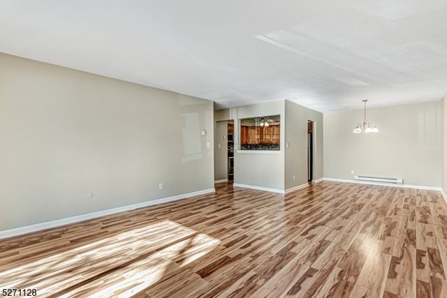798 Eves Dr 2R, Hillsborough Twp., NJ 08844