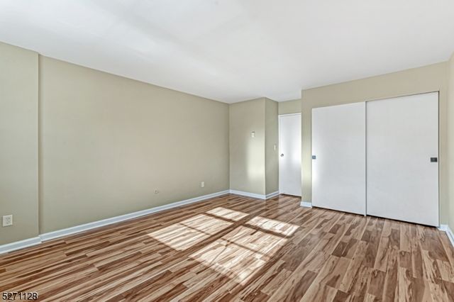 798 Eves Dr 2R, Hillsborough Twp., NJ 08844