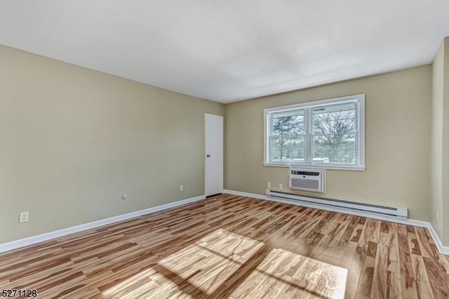 798 Eves Dr 2R, Hillsborough Twp., NJ 08844