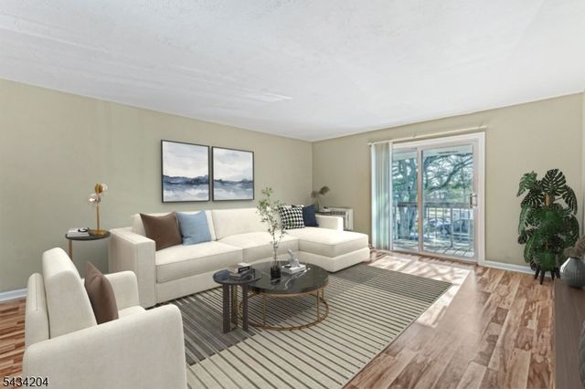 798 Eves Dr 2R, Hillsborough Twp., NJ 08844