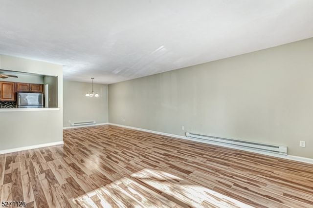 798 Eves Dr 2R, Hillsborough Twp., NJ 08844